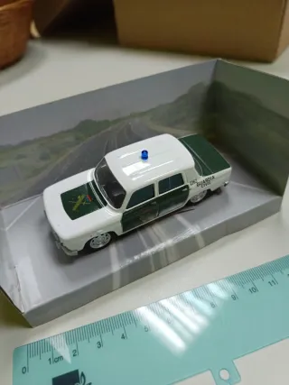 Coche Guardia Civil 1:43 Mondo Motors