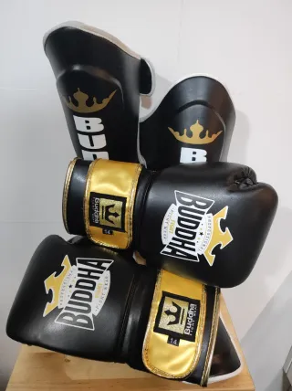 Guantes y espinilleras Buddha