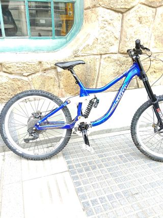 Kona Operator dh 26 2011. Talla L Descenso