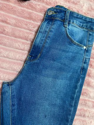 Vaqueros Azules Desgastados