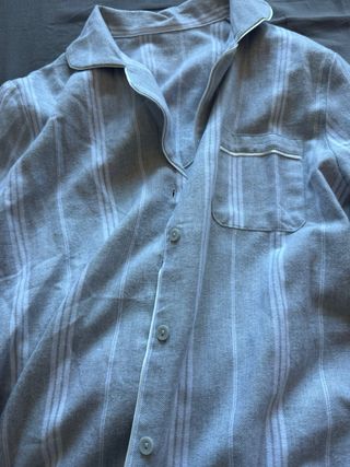 Pijama rayas gris pantalón y camisa