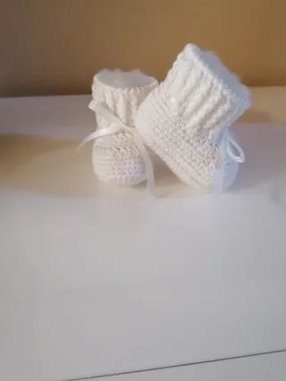 Patucos crochet hechos a mano