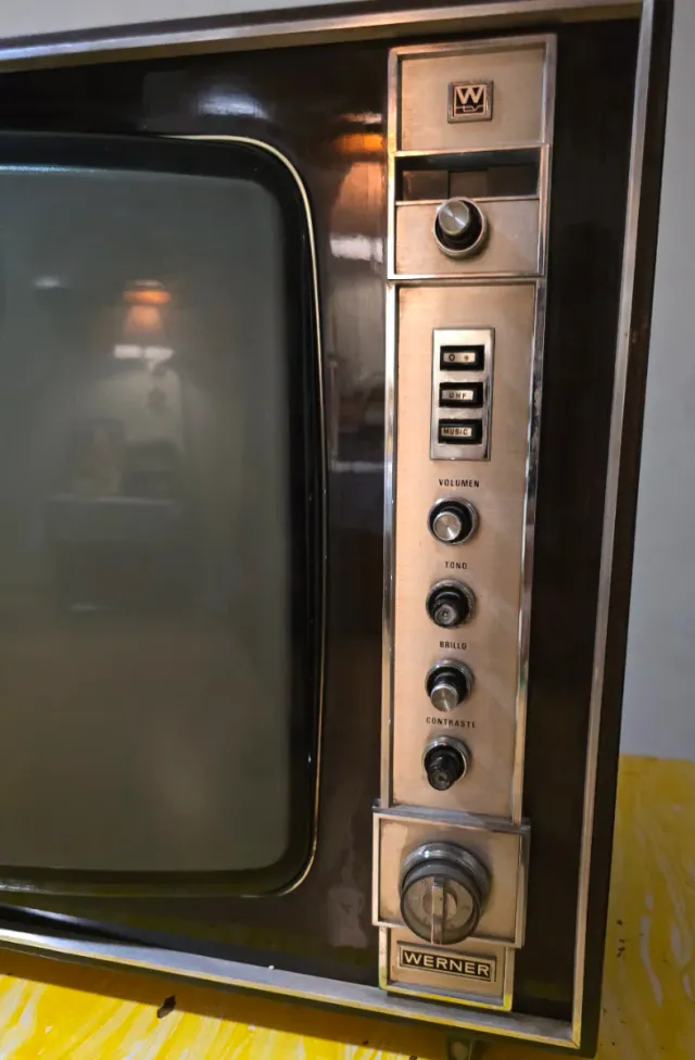 Televisor Werner 24-96 LUX Vintage