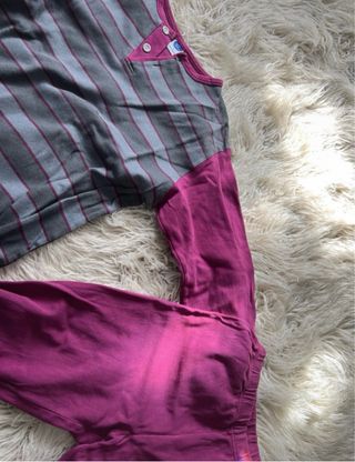 Pijama a rayas morado