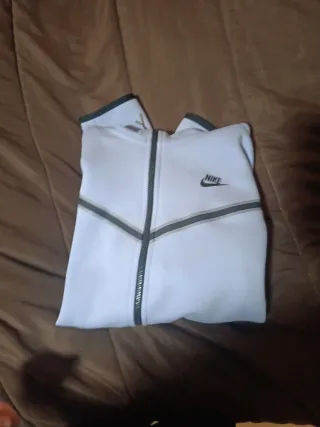 Sudadera Nike Tech Fleece Morada