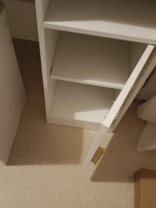 Tocador con luces, espejo y banco nuevo todo.