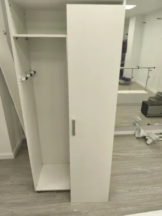 Mueble Escobero Blanco