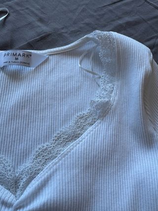 Top blanco Primark encaje y fruncido