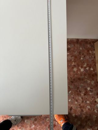 Escritorio blanco y madera