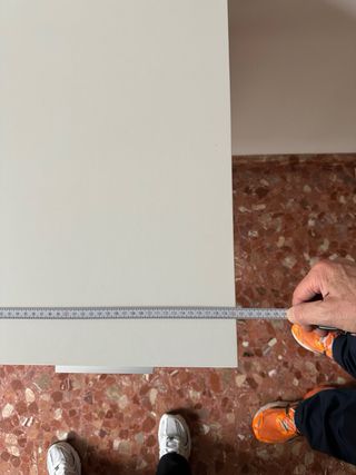 Escritorio blanco y madera