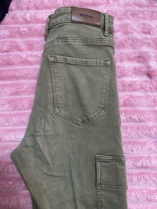 Vaqueros cargo color verde oliva