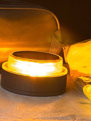 3x Balizas V16 y Chalecos Reflectantes