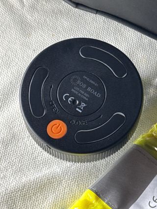 3x Balizas V16 y Chalecos Reflectantes