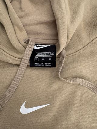 Conjunto Nike chico beige, talla XL y L