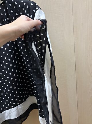 Blusa negra lunares blancos mujer