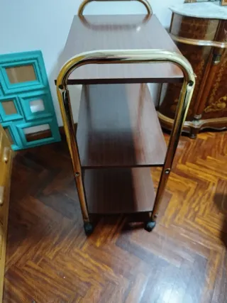 Carrito auxiliar con ruedas