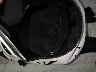 Mochila Desigual Flores Blanca y Negra