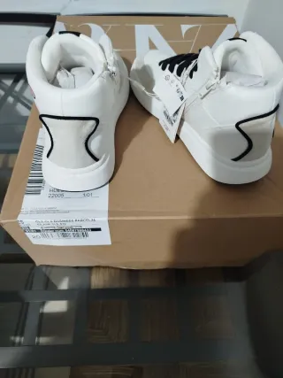 Zapatillas Zara Kuromi Sanrio Talla 36