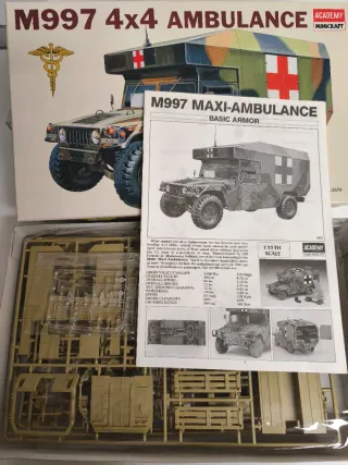 Maqueta Academy M997 4x4 Ambulance 1/35