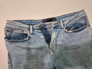 Pantalón vaquero desgastado