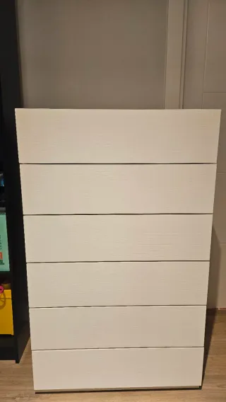 Cajonera blanca de madera