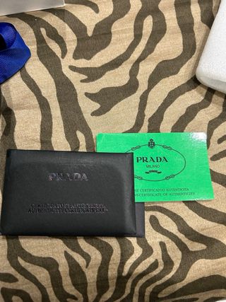 Tracollina Prada in tela nera