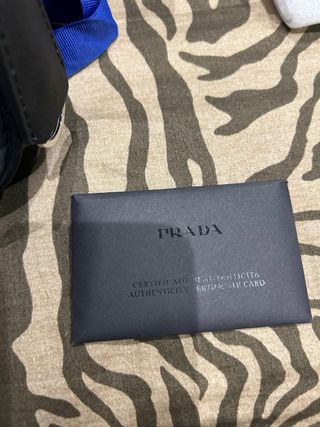 Tracollina Prada in tela nera