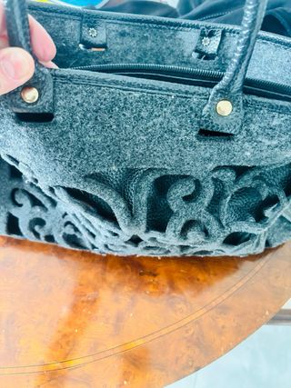 Borsa grande in feltro con intagli
