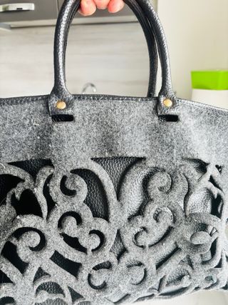 Borsa grande in feltro con intagli