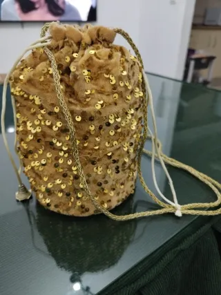 Bolso bombonera fiesta lentejuelas dorado