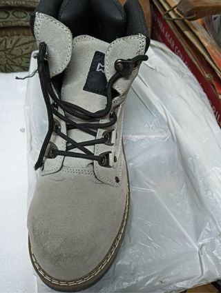 Botas de trekking unisex a estrenar