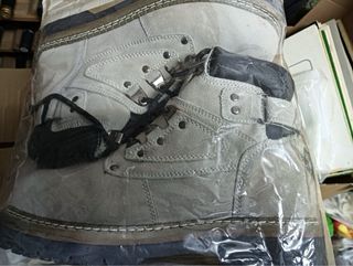 Botas de trekking unisex a estrenar