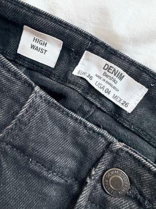 Falda vaquera negra Stradivarius Talla S