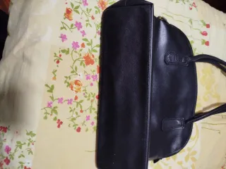 Bolso de piel negro