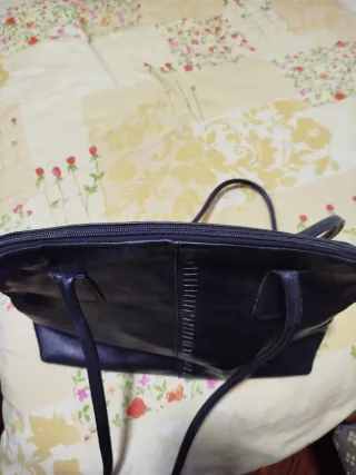 Bolso de piel negro