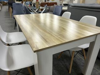 Mesa y 4 Sillas Comedor