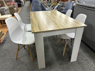 Mesa y 4 Sillas Comedor