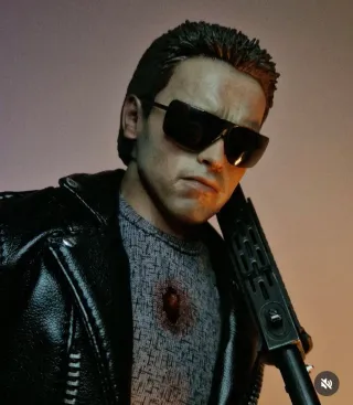 Figura Hot Toys T-800 Terminator