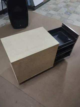 Cajonera con ruedas y cerradura