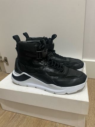 Zapatilla botin  D.A.T.E talla 4o