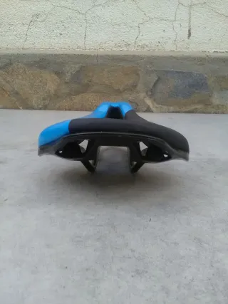 SILLÍN WEST BIKING DE GEL AZUL/NEGRO.