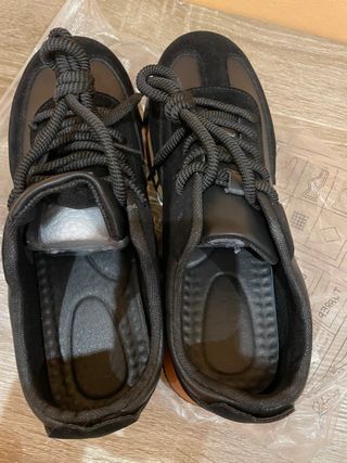 Zapatillas Negras y Marrones Nuevas