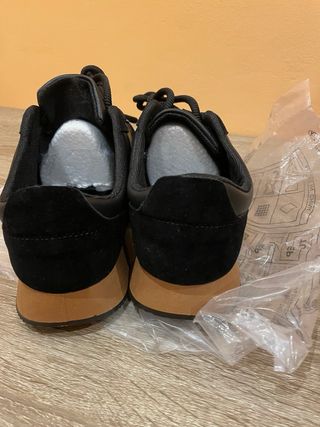 Zapatillas Negras y Marrones Nuevas