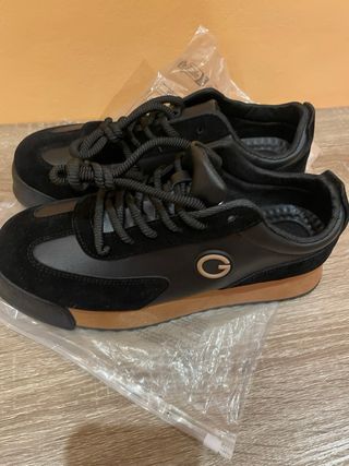 Zapatillas Negras y Marrones Nuevas