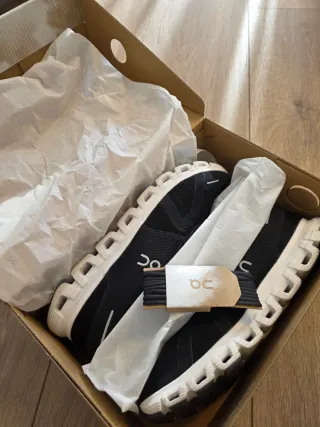 Zapatillas On Cloud 6 Negras.