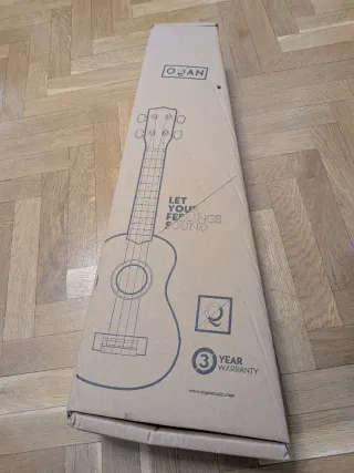 Ukelele OQAN QUC-20c sin abrir