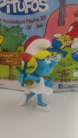 PITUFINA BAILARINA CON SU FLOR 2013