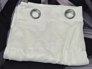 Cortina blanca con nubes