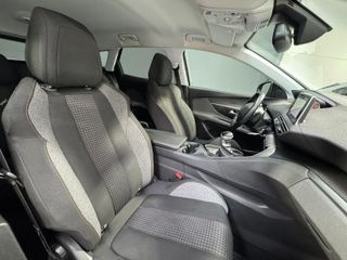 PEUGEOT 3.008 1.5HDI 130CV
