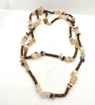 Collar de Madera y Chips de Minerales Naturales